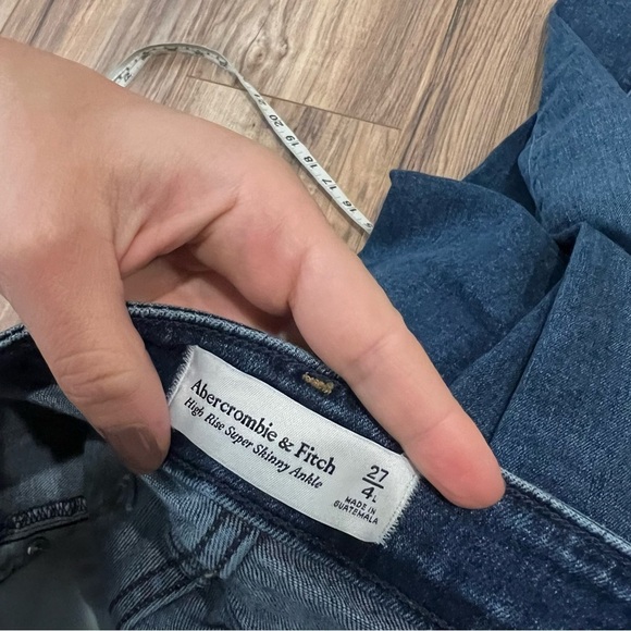Abercrombie & Fitch Super Skinny High Rise Ankle Jean - Picture 4 of 7